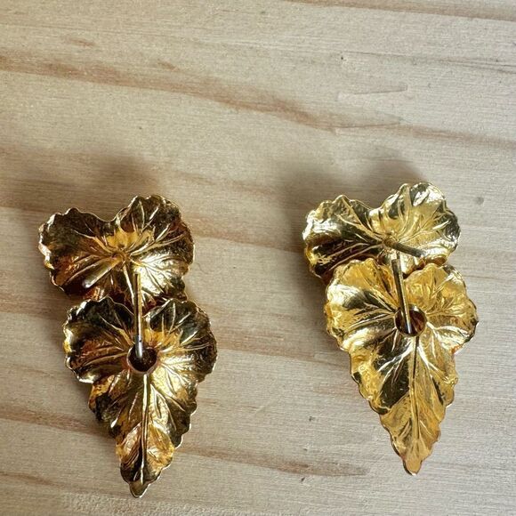 Vintage Gold & Copper-Tone Leaf Earrings – Lightweight Movable Statement Jewelry - Picture 4 of 7